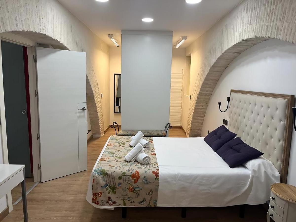 Apartamentos Living Sevilla Centro Maestranza Dış mekan fotoğraf