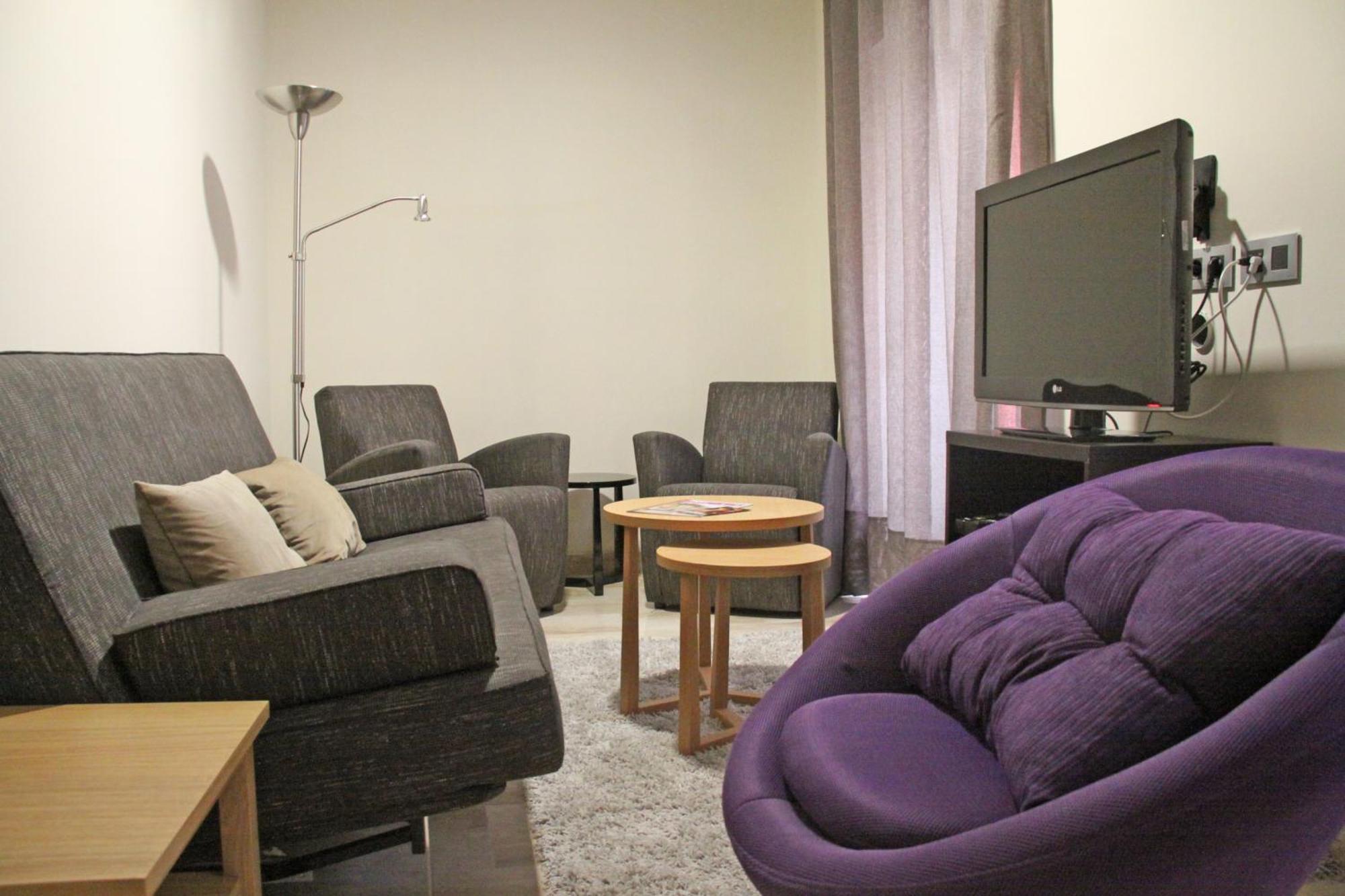 Apartamentos Living Sevilla Centro Maestranza Dış mekan fotoğraf