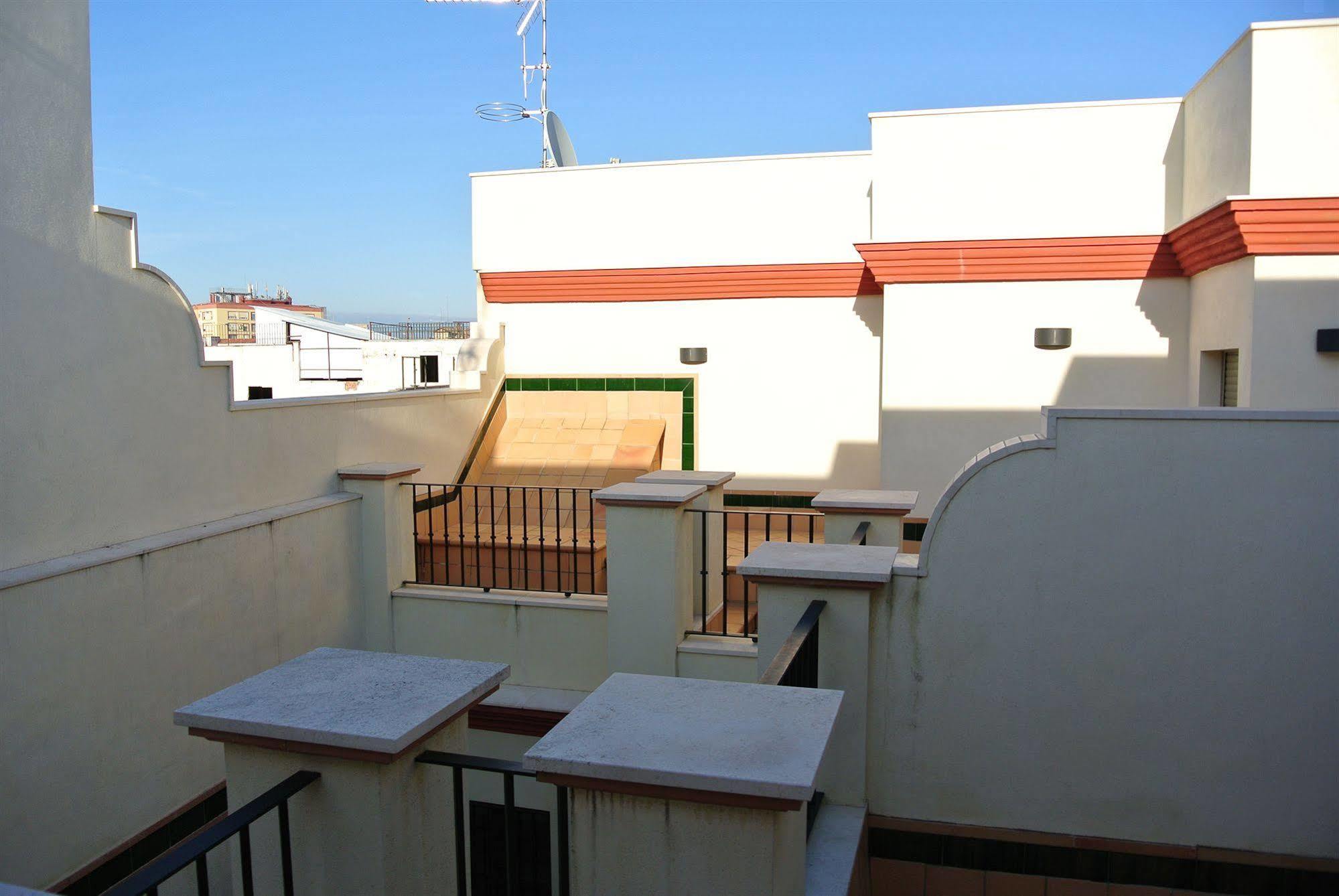 Apartamentos Living Sevilla Centro Maestranza Dış mekan fotoğraf